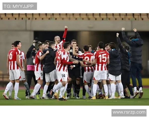 毕尔巴鄂蓝白军团客场险胜巴伦西亚，豪取关键三分